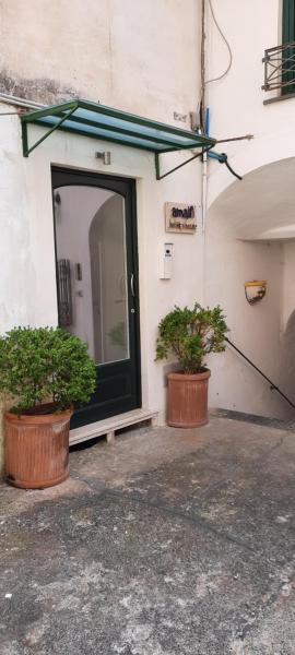 Amalfi Holiday House Rooms & Apartments
